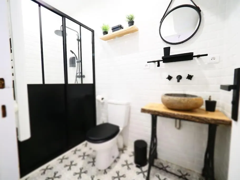 Appartement Standing Opera Vichy 0*,  France